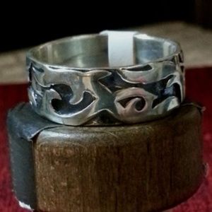 Sterling 10mm band ring sz 14 swirl/tribal design